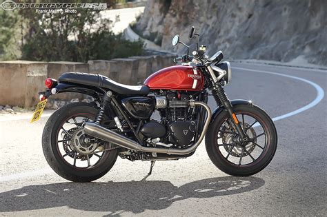 Triumph Street Twin 2017 Present Specs Performance And Photos