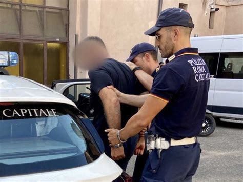 Ladro Con Parrucca E Baffi Finti Al Centro Commerciale Arrestato Da