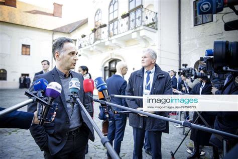 Federal Foreign Minister Heiko Maas SPD Recorded At A Doorstep During