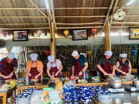 Au départ de Hoi An Visite du marché tour en bateau et cours de