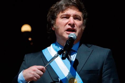 Presidente argentino Javier Milei firmó Pacto de Mayo con 18