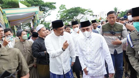 Bobby Nasution Dan Gubsu Shalat Idul Adha Bersama Di Lapangan Gajah