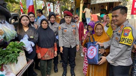 Peringati Hari Bhayangkara Ke 78 Polres Trenggalek Sebar Ratusan Paket