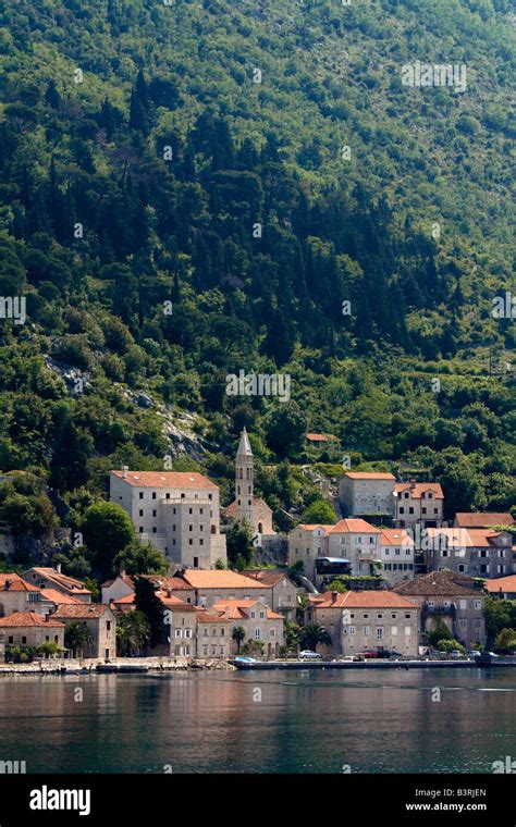 Bay Kotor Risan Montenegro Inland Cliffs Village Coast Banque De