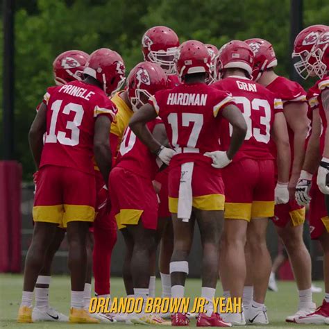 Ari Meirov On Twitter Orlando Brown Sent Tyreek Hill Flying Via