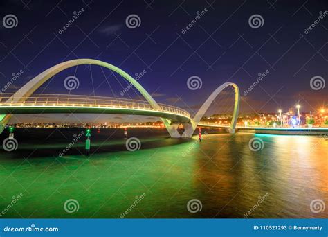 Elizabeth Quay Bridge Night Stock Image - Image of river, harbour ...