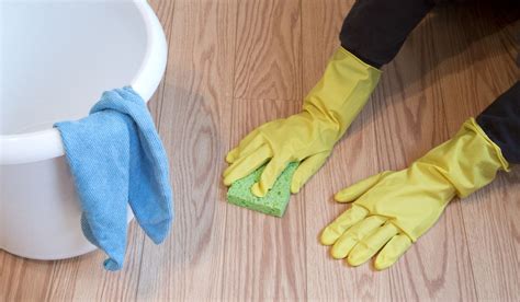 DIY Guide To Removing Oil Stains From Wood (3 Ways)