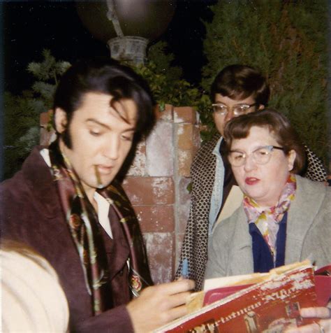 Elvis Fans Elvis Presley