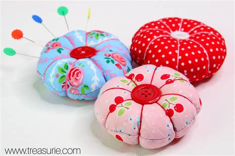 Diy Pin Cushion Cute Pincushion Tutorial Treasurie