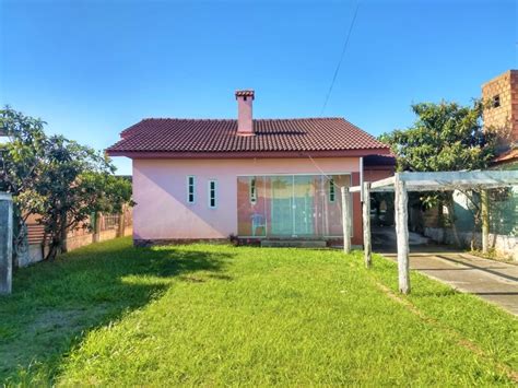 Casa Bem Localizada No Centro De Imb