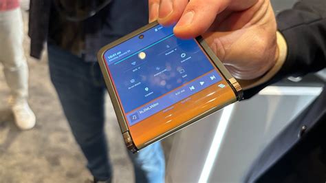 samsungs flip phone concept    dual folding experience cnet