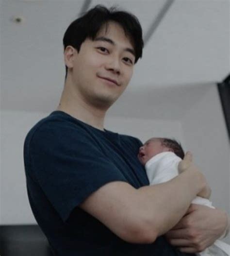 윤한 시험관 시술 성공 쌍둥이 아빠 됐다 유산 3번 겪은 아내♥ 고생했어 네이트 연예