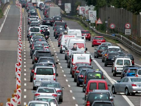 Stau In Nrw Aktuelle Staumeldungen Und Informationen Zum Verkehr Auf