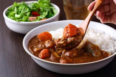 Como fazer curry japonês delicioso