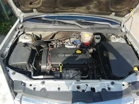 Помыл подкапотку и капот изнутри — Opel Vectra C, 1,8 л, 2007 года ...
