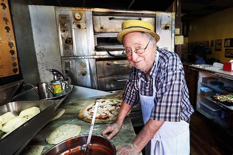 Legendary Owner Of Nycs Iconic Di Fara Pizza Dom Demarco Dies At 85