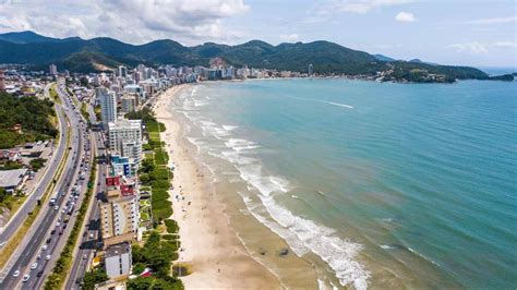 As 8 melhores praias de Itapema e outros 4 passeios incríveis