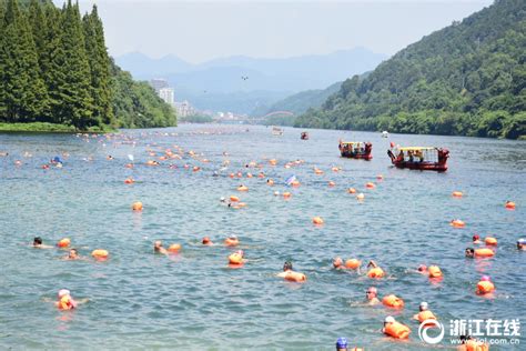 3000名耐寒勇士挑战新安江“夏日冬泳” 影像中心 浙江在线