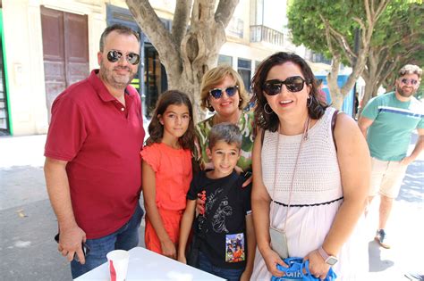 Grupos De Familias Y Amigos Se Divierten Este Martes De Feria Del Mediod A