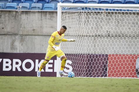 Goleiro do América RN Bruno Pianissolla fala da importância de buscar