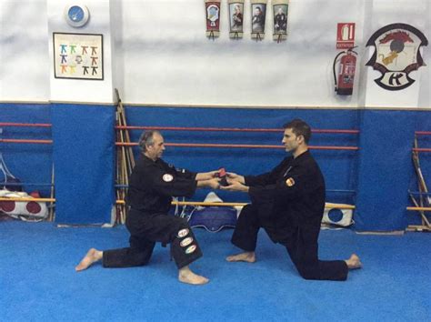 Ngel Ruiz Cintur N Negro Grado De Kenpo En Su Gimnasio De Las Rozas