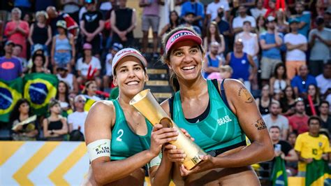 Duda e Ana Patrícia vão à final do Mundial de vôlei de praia sem perder