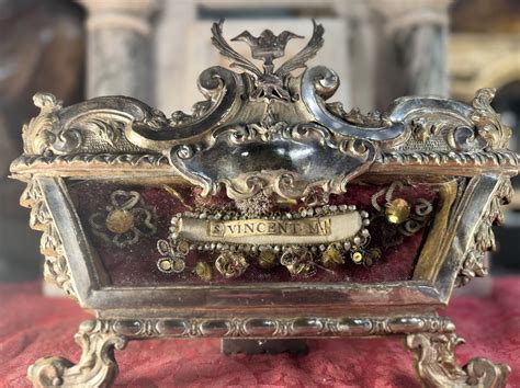 Proantic Reliquary To The Glory Of Saint Vincent Th Century