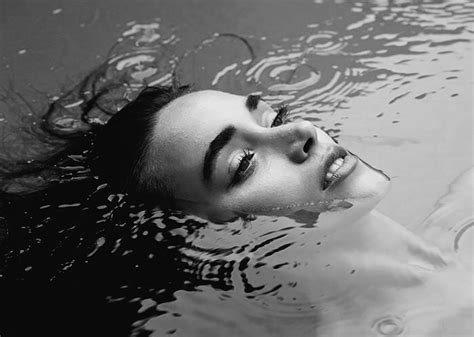 Pin By Pinner On Portraits Et Corps Water Photography Fashion Beauty