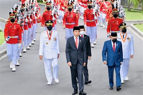 Jokowi Lantik Sri Sultan Jadi Gubernur Diy Fokus Selesaikan Tol