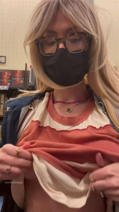 Public Flashing I Cant Go Anywhere Without Reading You Guys Porn Video Netyda