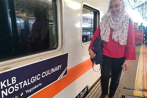 Nostalgia Naik Kereta Suasana Tempo Dulu dari Gambir Jakarta! Ada