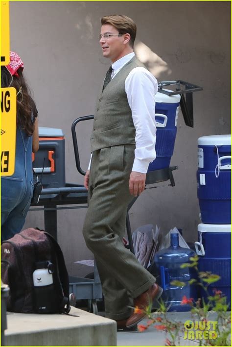 Josh Hartnett & Josh Peck Spotted in Matching Outfits on 'Oppenheimer' Set: Photo 4750489 | Josh ...