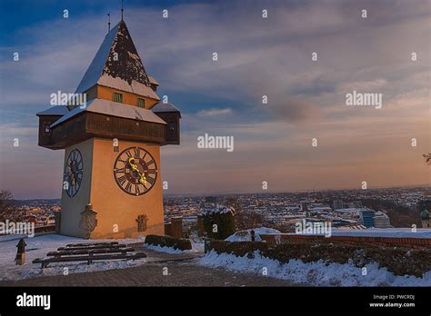 Graz uhrturm Fotos und Bildmaterial in hoher Auflösung Alamy