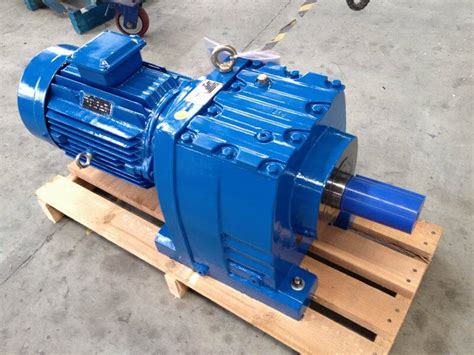 RF Series Flange Mounted Inline Helical Gearbox With IEC Adapter High