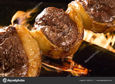 Picanha Tradicional Churrasco Brasileiro — Foto © Paulovilela 140221114