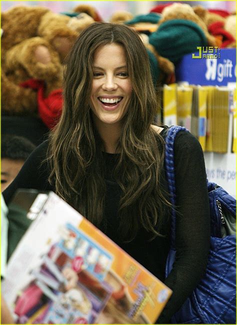 Photo Kate Beckinsale Christmas Shopping Photo Just