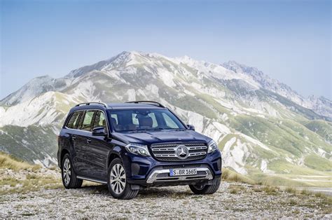 Mercedes Benz Gls Their Largest Most Luxurious Suv Yet