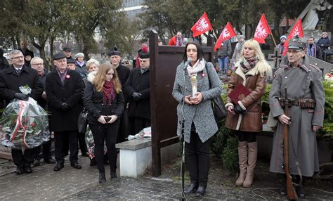 Mieszkańcy oddali hołd bohaterom W Szubinie odbyły się obchody 99