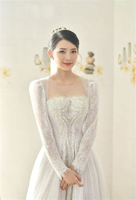 Team qua đường kiểm chứng nhan sắc vợ hot girl của Phan Mạnh Quỳnh cô dâu ghi tròn điểm với