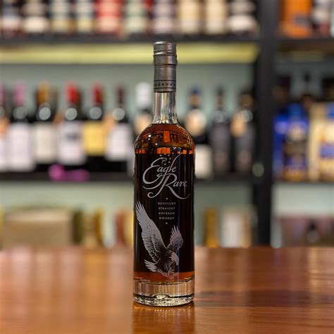 eagle rare  year  bourbon whiskey  central whisky