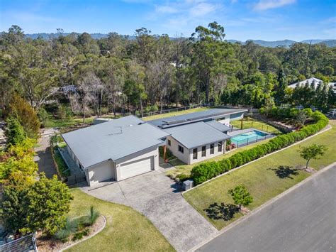 69 Huntington Drive Maudsland Qld 4210 Property Details