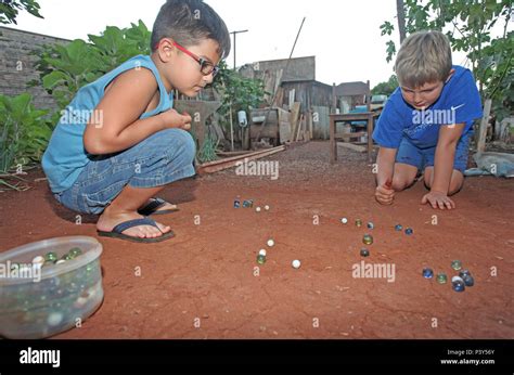 Tecnologia Triangulo Hi Res Stock Photography And Images Alamy