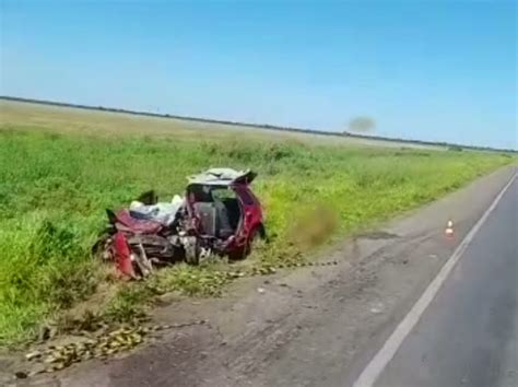 Motorista Morre Após Batida Entre Carro E Carreta Na Br 242 No Oeste