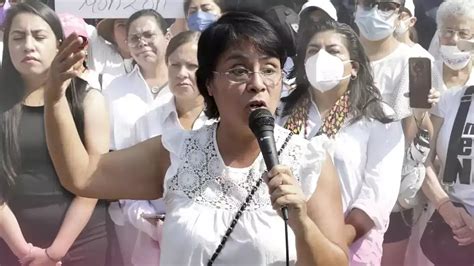 Mujeres exigen justicia frente a la Fiscalía de Puebla por el asesinato