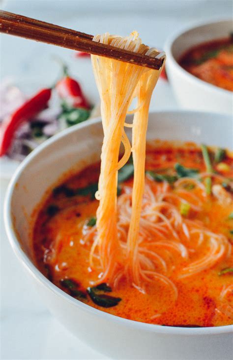 15 Minute Coconut Curry Noodle Soup At Craving Nomz