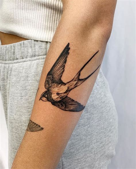 Tattoo Artist On Instagram Swallow Thank You Ellie Bird Tattoo