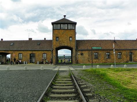 Auschwitz Escenario Del Holocausto Y Del Terror Nazi