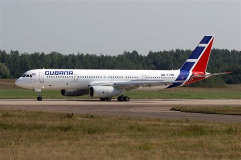 Tupolev Tu-204 & Tu-214 picture #04 - Barrie Aircraft Museum