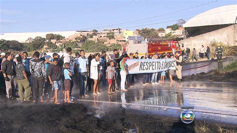 V Deo Protesto Na Br Fecha Rodovia Durante Todo O Dia Em Ribeir O