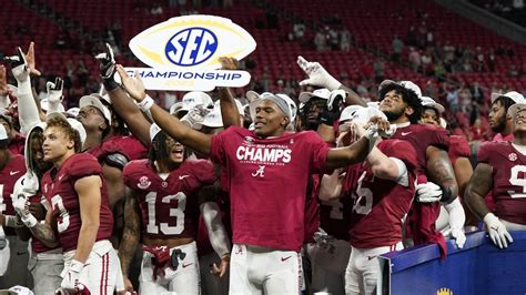 No 8 Alabama Knocks Off No 1 Georgia 27 24 For SEC Title Yahoo Sports